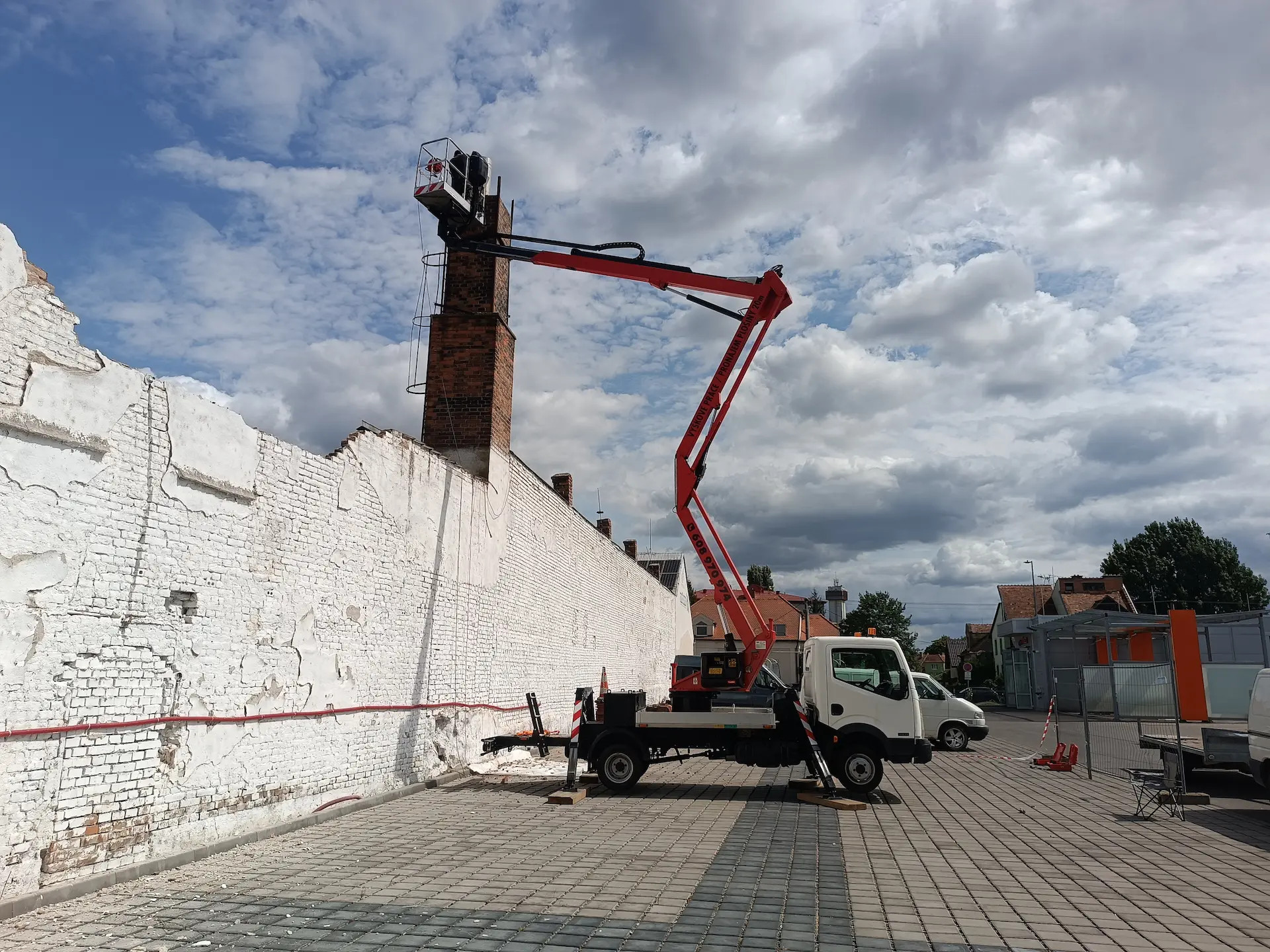 Pronájem vysokozdvižné plošiny Hodonín